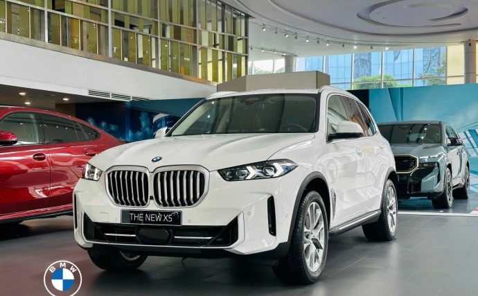 THE NEW X5: ĐÁNH GIÁ CHI TIẾT VÀ SO SÁNH CÙNG SẢN PHẨM HIỆN HỮU BMW X5