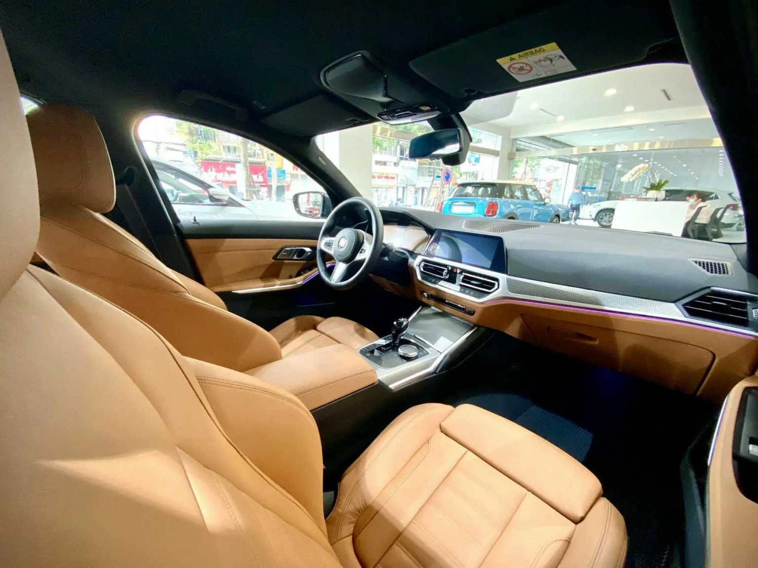 BMW 330i M Sport 2024 LCI: Chi tiết thông số xe và giá bán mới nhất tien-nghi-xe-BMW-330i-M-Sport-2023-2024-giaxehoi-vn