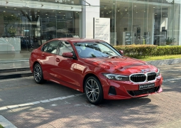 bzknv02qiwcrl7f-606-bmw-320i-sport-line-lci-2024.jpg